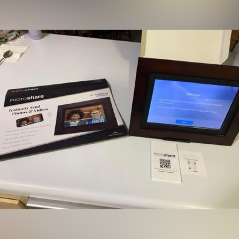 Photoshare WIFI 10” Digital Frame